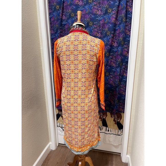 π Wonderful embroidered tunic - Picture 5 of 8